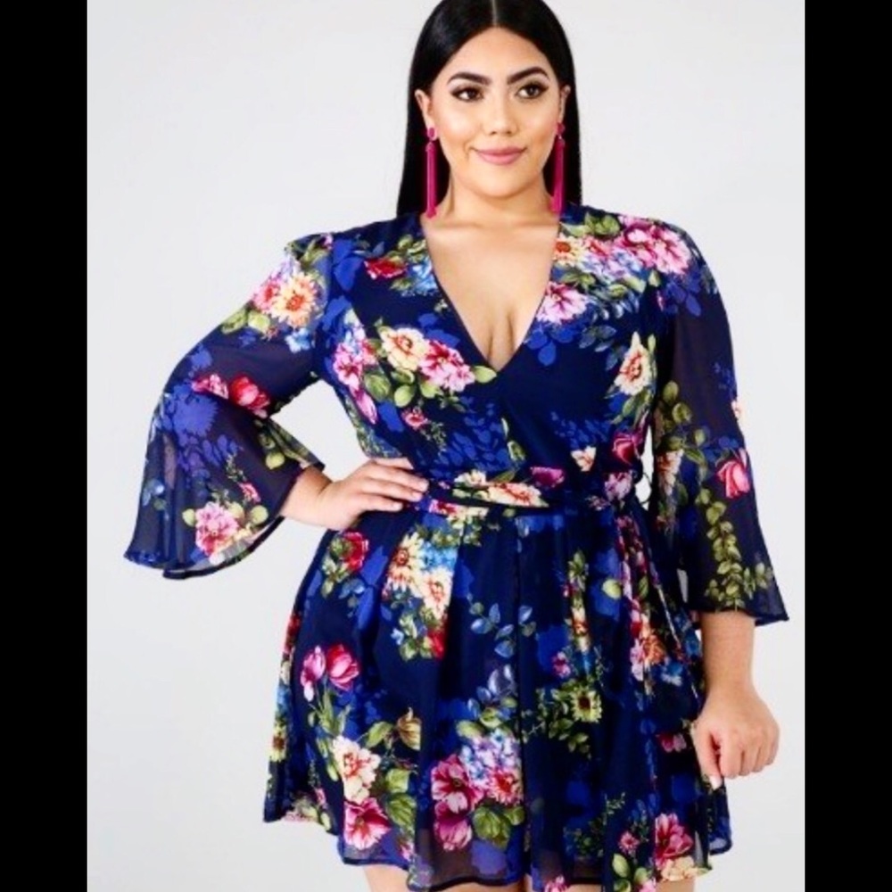 ♥️PLUS SIZE♥️ Gorgeous Floral Print Romper - Picture 2 of 6